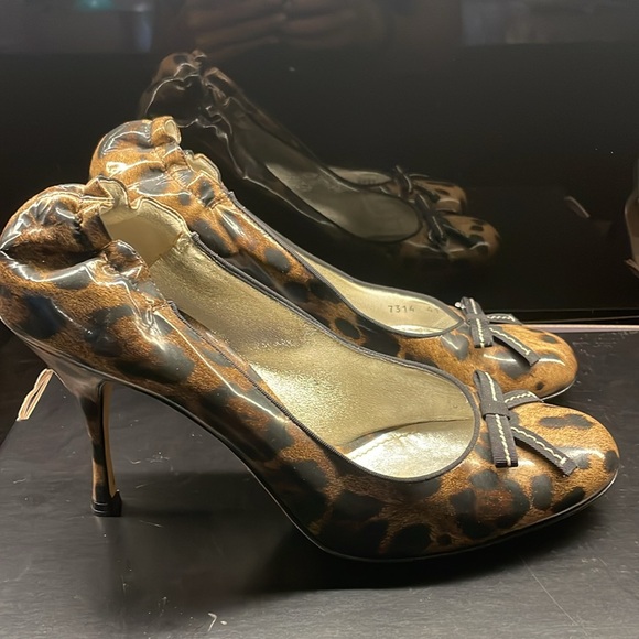 Dolce & Gabbana patent leather leopard print pumps - Picture 2 of 7